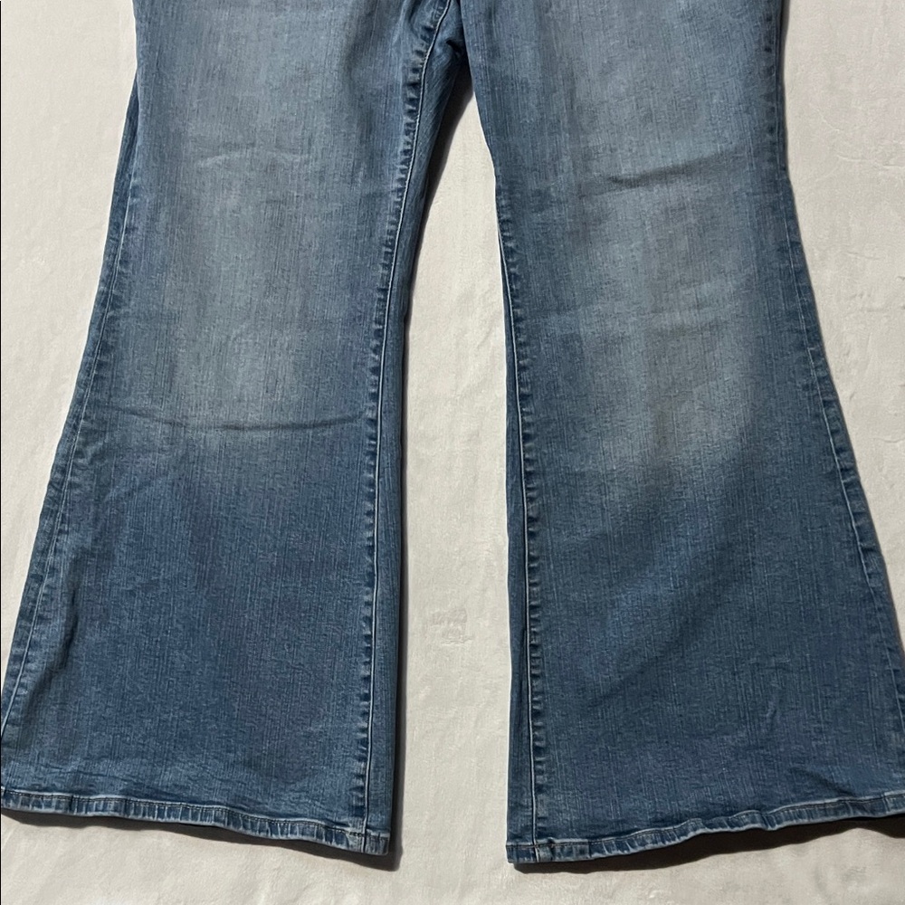 Torrid Perfect Super Flare vintage stretch jeans 20S tummy control - Picture 5 of 10